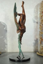 Icaro - Scultura in bronzo realizzata dal maestro Alessandro Romano